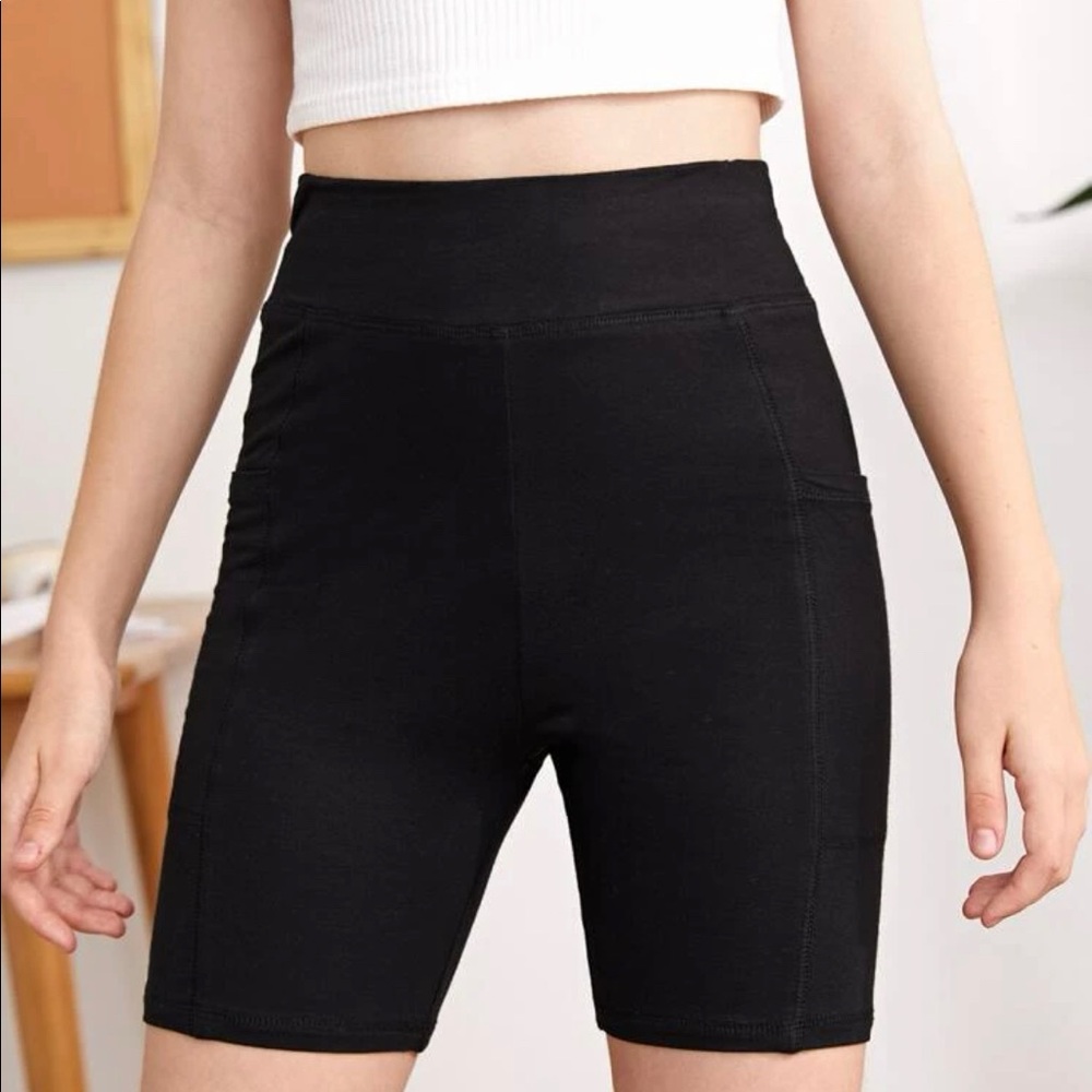 Black biker shorts with pockets
